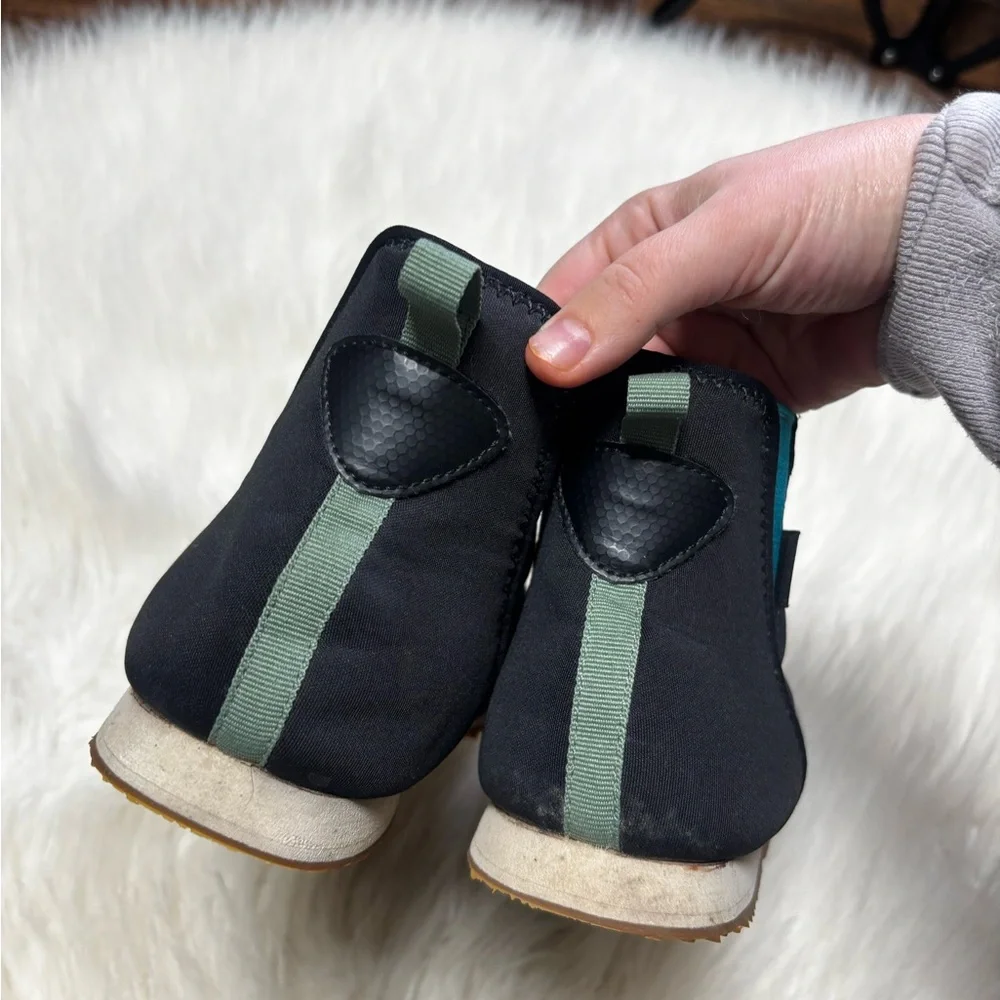 Teva Quilted Puffer Boots size women’s 5